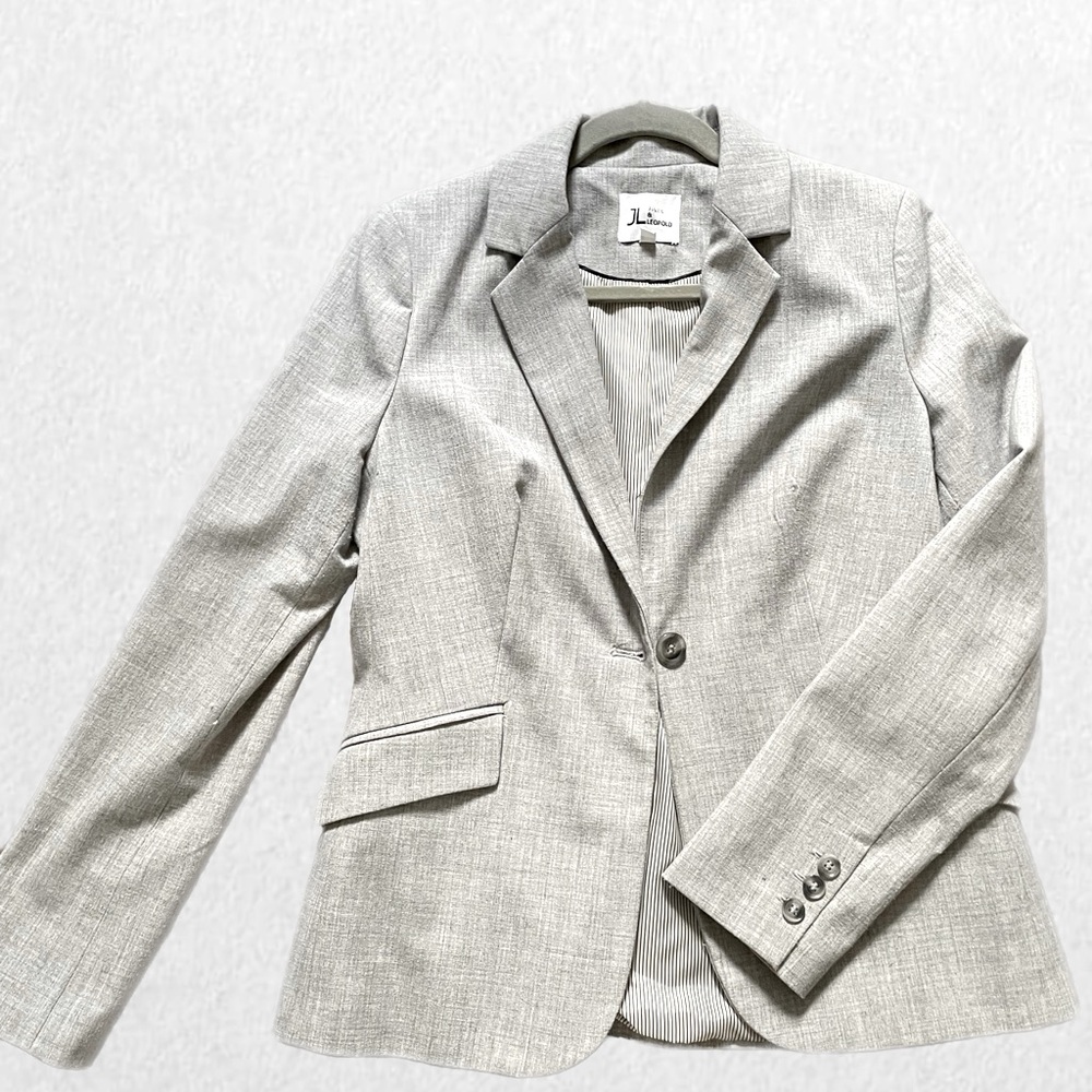 Light grey blazer